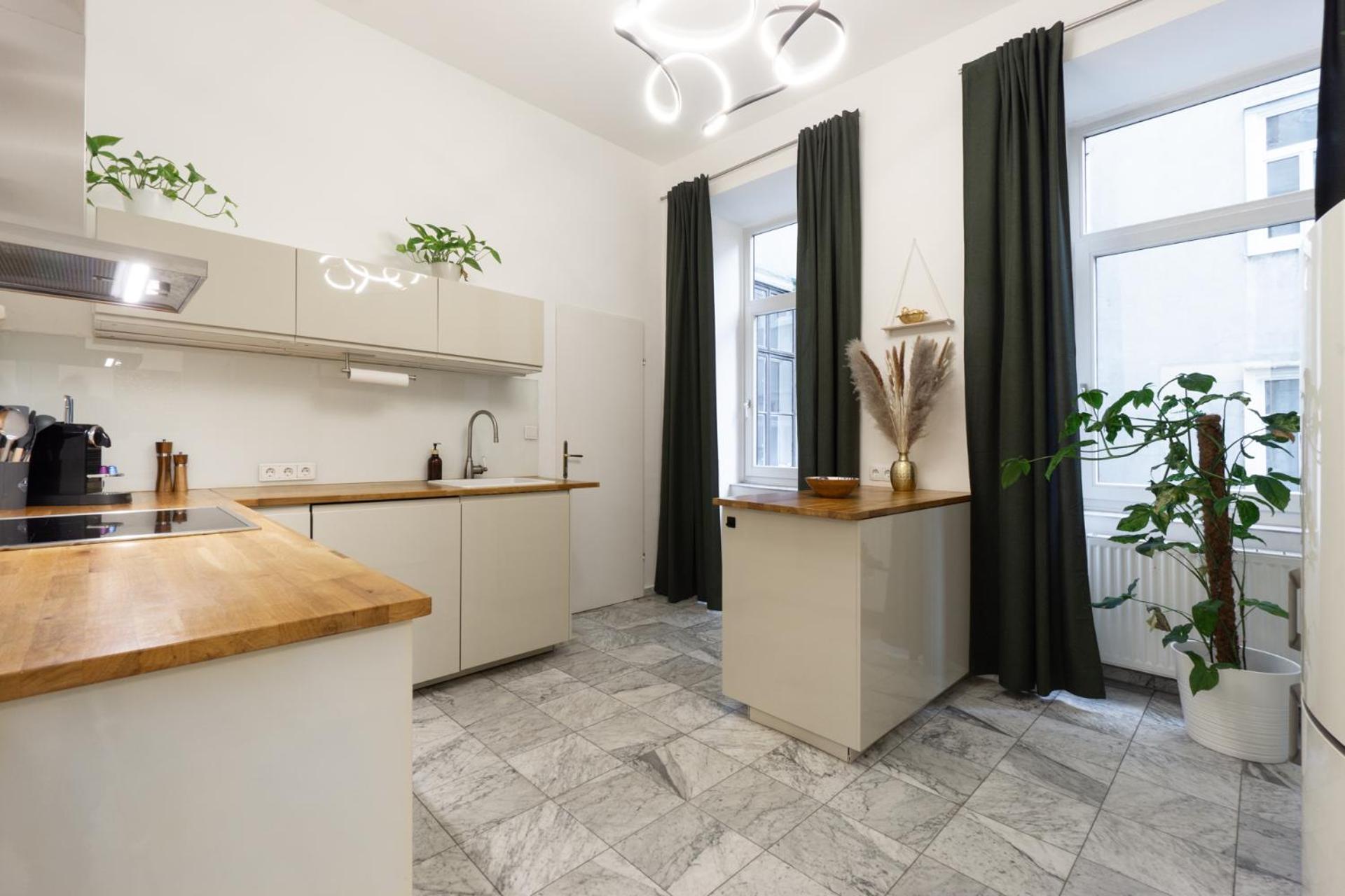 Central Apartment In Viennese Old Building Exteriör bild