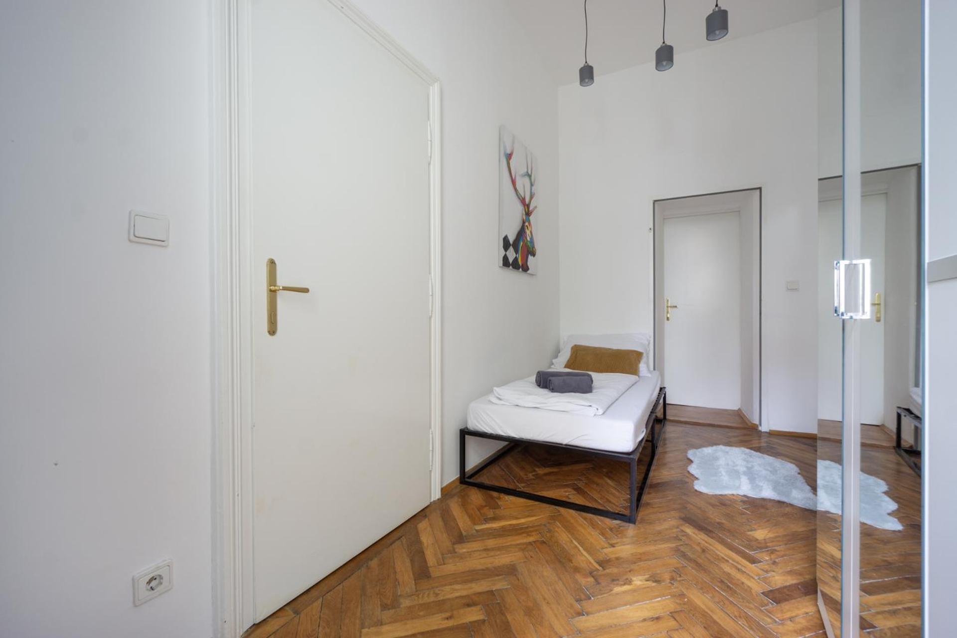 Central Apartment In Viennese Old Building Exteriör bild